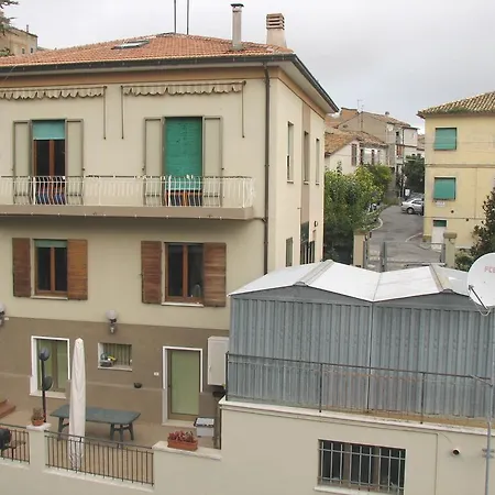 ベッド・アンド・ブレックファスト Itala レカナーティ