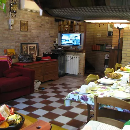 ベッド・アンド・ブレックファスト Itala レカナーティ